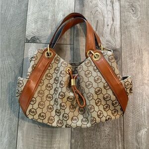 Michael Kors Ludlow Large Signature Jacquard Shoulder Bag